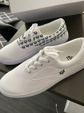 Load image into Gallery viewer, DAG Gear Men’s lace-up canvas sneakers